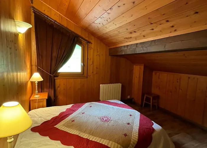 Beau Chalet Proche Centre/Pistes - Garage - Wifi